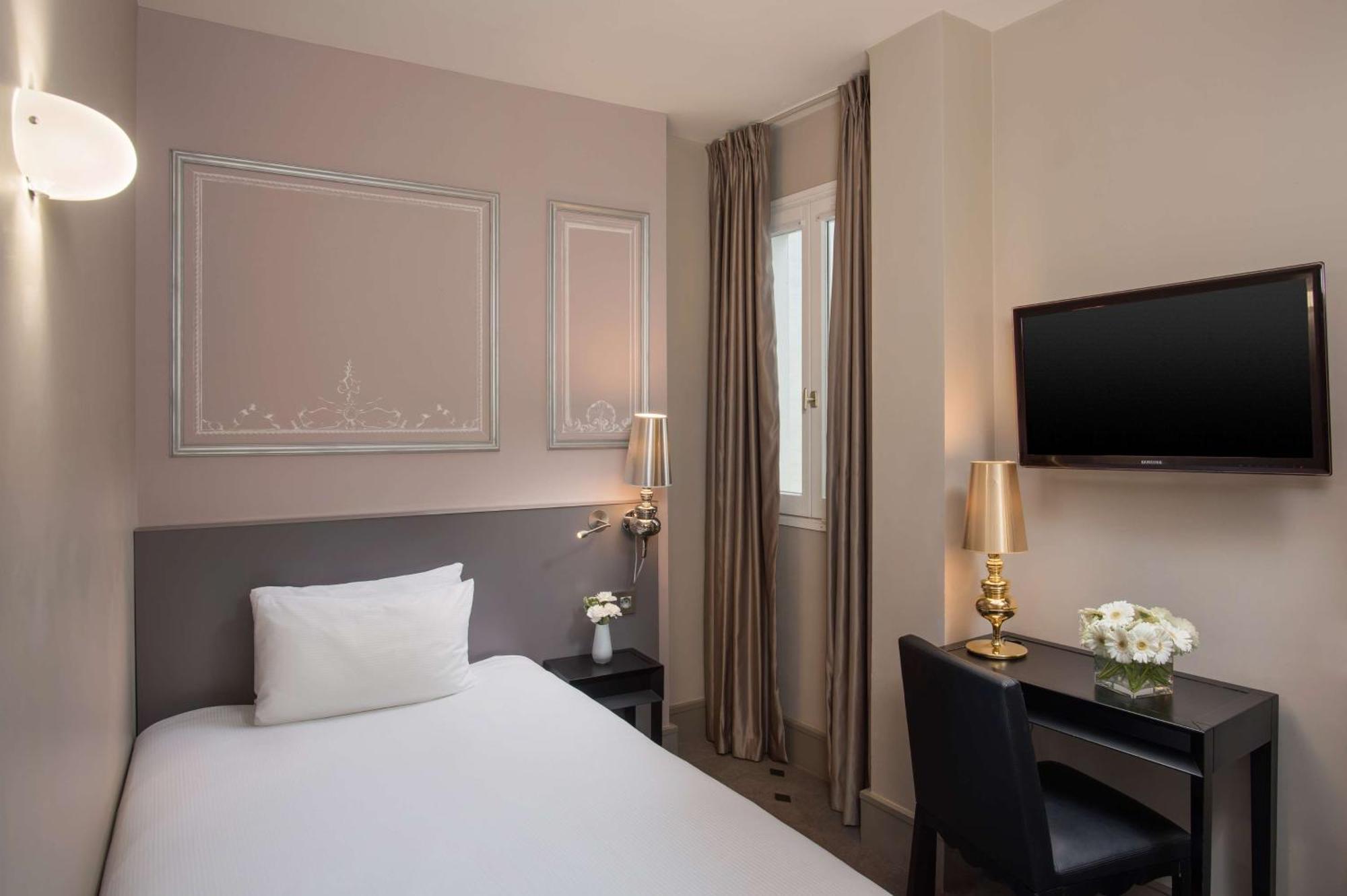 Nh Paris Champs-Elysees Exterior photo